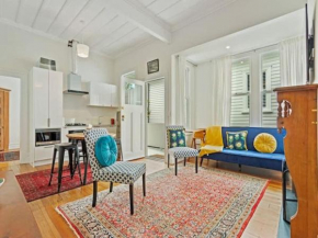 Cheerful 1 Bedroom Home with Free Parking